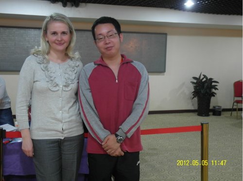 Taking a photo with Ukrainian female chess player Alona Yakovlieva.