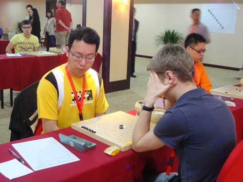 Round 1: Yang Yuxiong vs. Egor Serdyukov (2012 Russian Checkers Championship Top League Bronze Medalist)